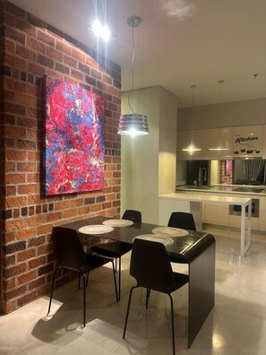 Premium Apartment | Private kitchen | Fridge, microwave, dishwasher, electric kettle - Soho Suites KLCC by Inam Suites (Kuala Lumpur)