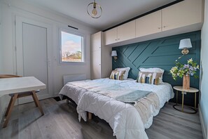 2 chambres, fer et planche à repasser, lit parapluie, Wi-Fi gratuit