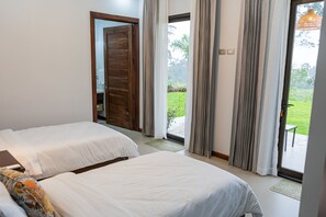 3 bedrooms, in-room safe, iron/ironing board, travel crib