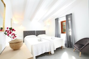6 slaapkamers, een strijkplank/strijkijzer, gratis wifi, beddengoed