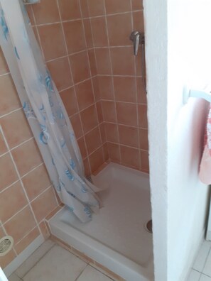 Towels, toilet paper - Joli T1 Avec Piscine et Parking Privé (Pignans)