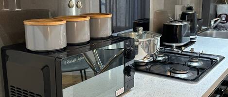 Fridge, microwave, oven, coffee/tea maker