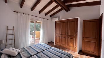 2 sovrum, skrivbord, resesÀng och wi-fi