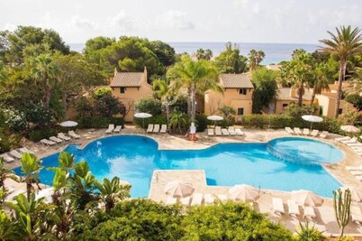 Magnifico Duplex con Jardin y Piscina a Metros de la Playa Son Xoriguer