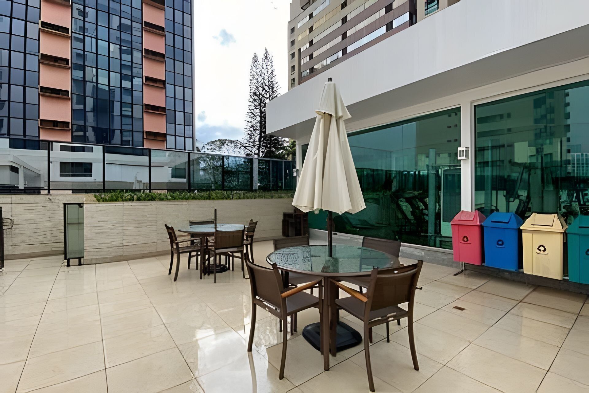 Apartamento básico | Opções para refeição ao ar livre
