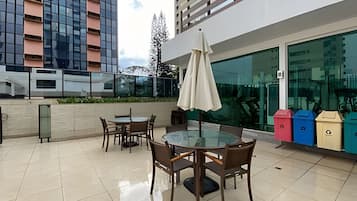 Apartamento básico | Opções para refeição ao ar livre