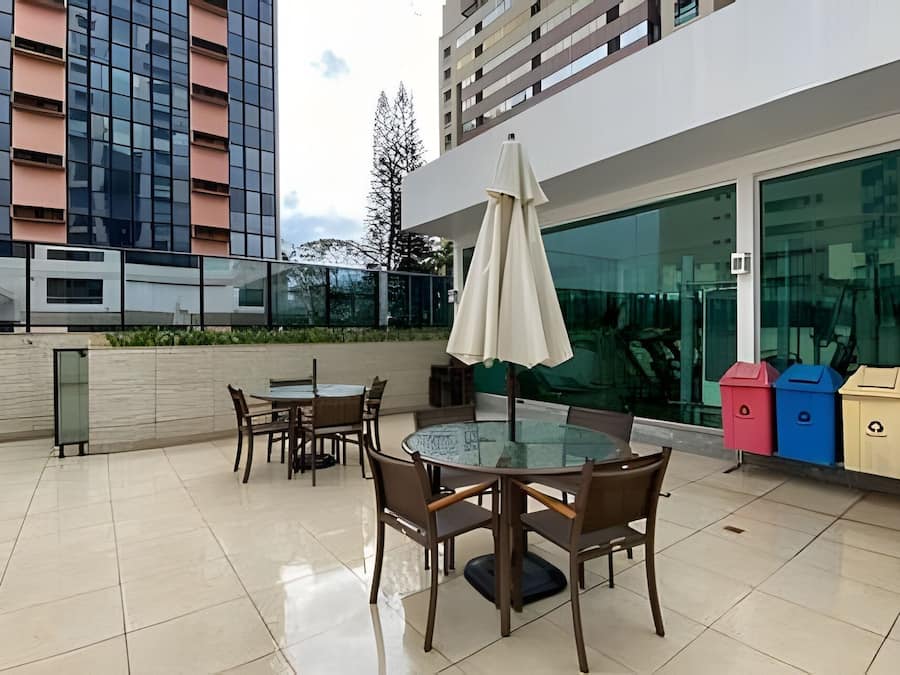Basic Apartment | Outdoor dining