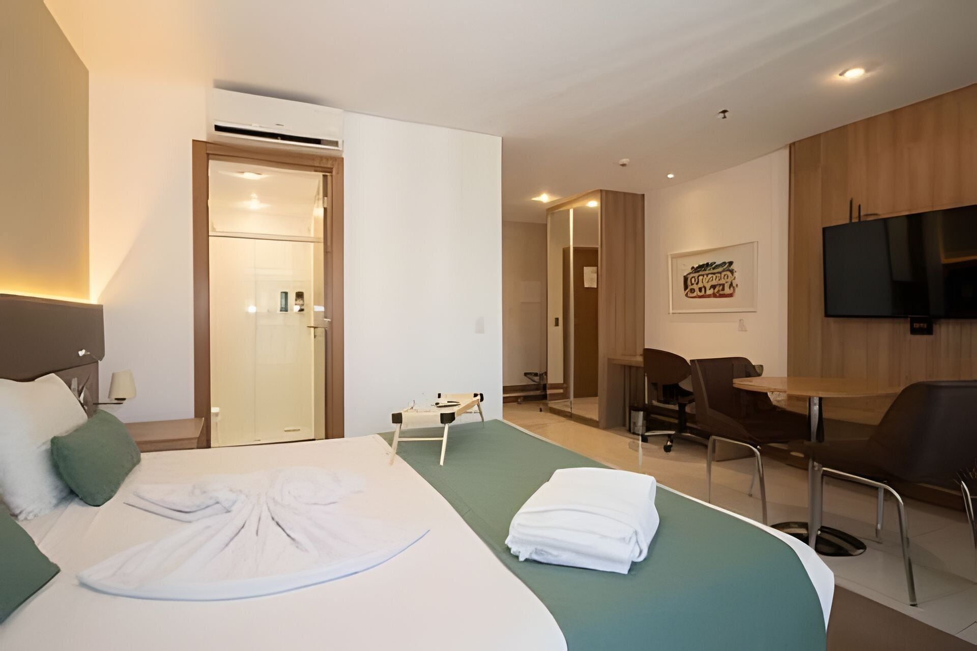 Basic Apartment | Desk, free WiFi, bed sheets