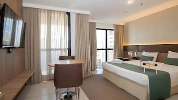 Basic Apartment | Desk, free WiFi, bed sheets