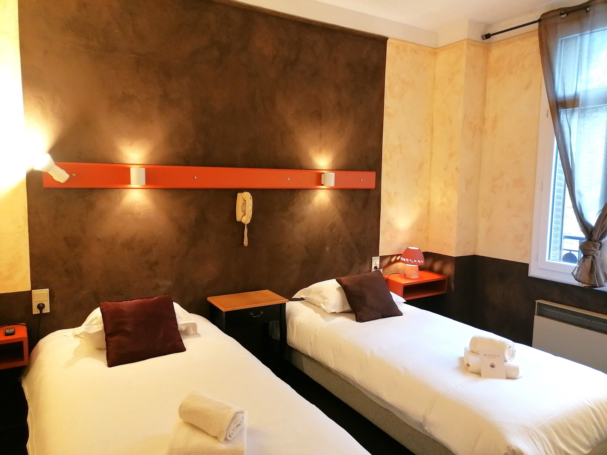 2 Star Hotels
