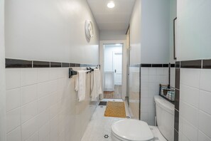 Håndklær og toalettpapir