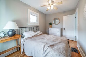 2 soverom, strykejern/-brett, wi-fi og sengetøy