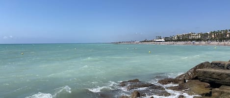 Liegestühle, Strandtücher