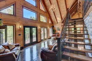 Interior - Luxurious chalet featuring a jacuzzi, pool, small lake, sauna and pool table. (Saint-Calixte)