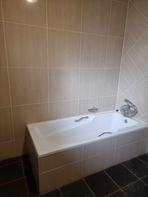 Towels, soap, shampoo, toilet paper