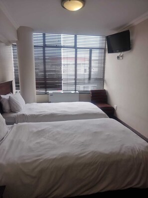 Iron/ironing board, free WiFi - VMCC (Johannesburg)