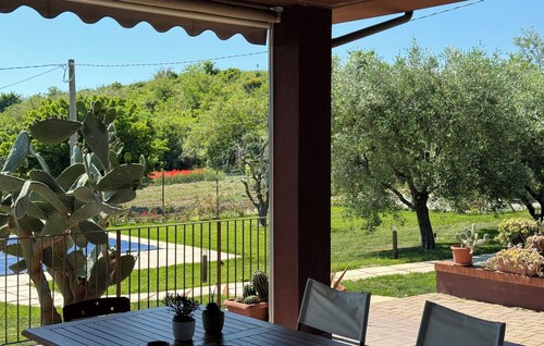 Our house is ideal for large families or groups of friends. With swimming pool.