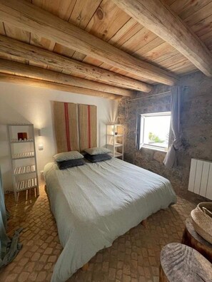 2 chambres, fer et planche à repasser, lit parapluie, Wi-Fi gratuit