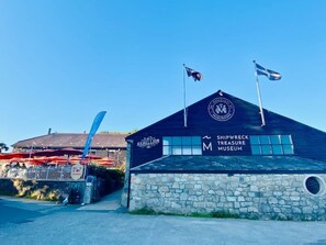 Exterior - Charlestown Cottage with Hot tub, Harbour & Beach (Charlestown)