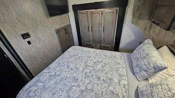 1 bedroom, iron/ironing board, WiFi