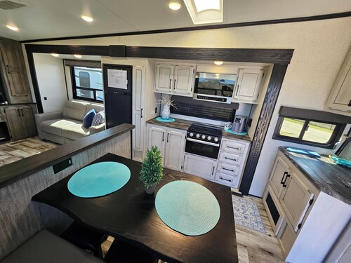 Coastal RV – Durango Half Ton 5th Wheel - Sleeps 6