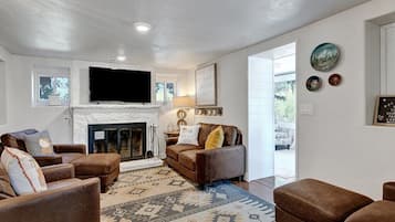 TV, fireplace, offices