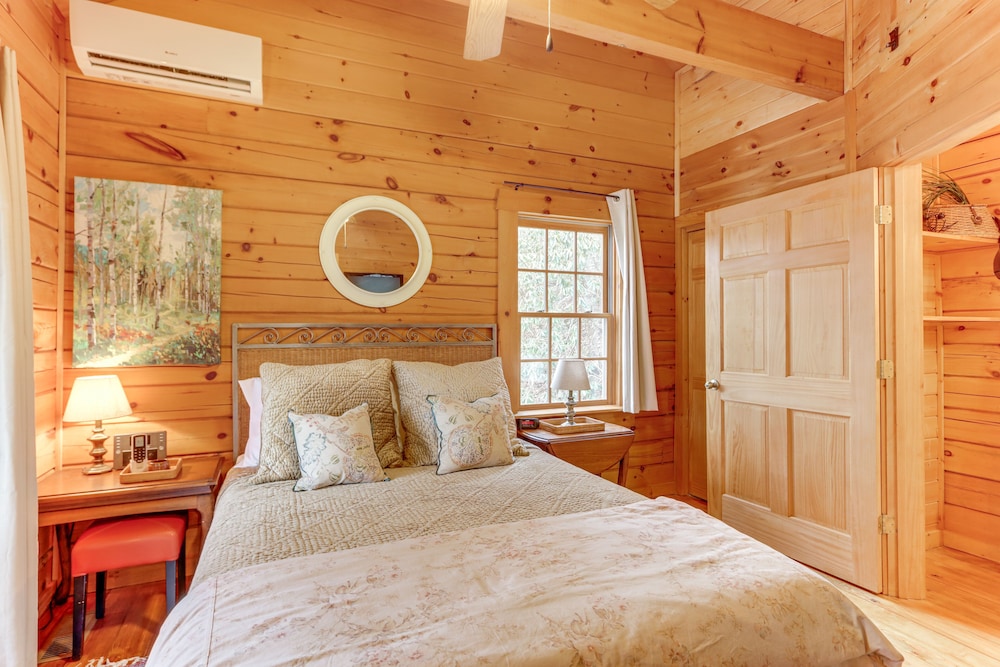 'Toccoa Waterfront Hideaway' w/ Fire Pit & Grill Mineral Bluff Vrbo