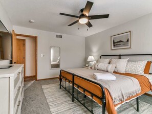 4 chambres, fer et planche à repasser, Wi-Fi