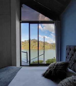 3 bedrooms, desk, travel crib, free WiFi