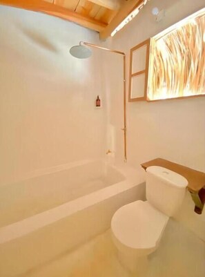 Towels, soap, shampoo, toilet paper
