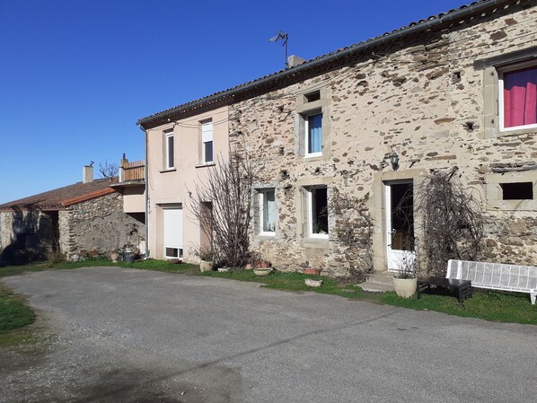 Exterior - Appartement 1er Étage Escalier Ext. Endroit Silencieux Bordure D'un Bois (Labécède-Lauragais)