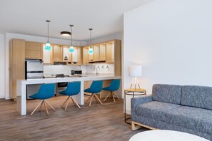 Smart TV 40 polegadas com canais digitais, Netflix, Hulu