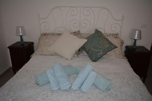 2 habitaciones, tabla de planchar con plancha y wifi gratis 