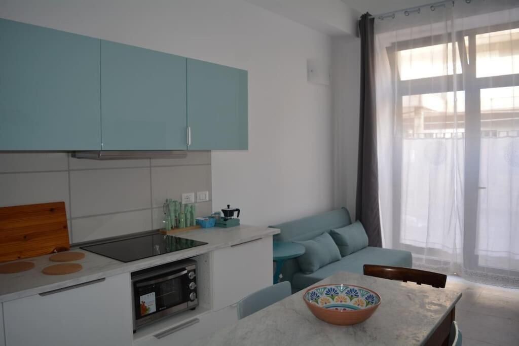 Réfrigérateur, four, plaque de cuisson