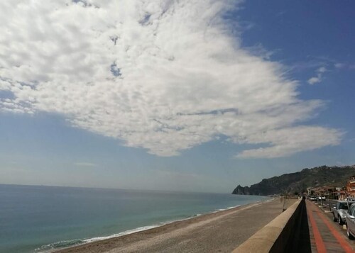 Casa Ortensia, cozy ground-floor apartment 2 minutes from the beach.