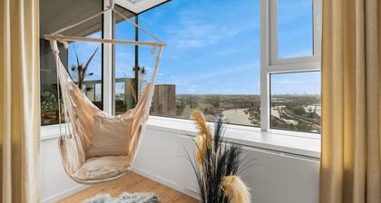 On the Danube, city center, free parking