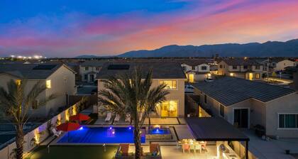 Eclectic Paradise w/Pool & Spa! Close to Festivals