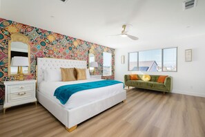 7 bedrooms, desk, iron/ironing board, travel cot