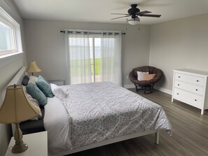 3 chambres, fer et planche à repasser, Wi-Fi gratuit, draps fournis
