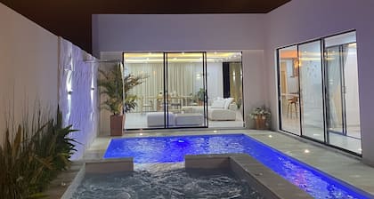 Casa de Lujo en Ibague - Tol Piscina-jacuzzi-churrasquera-patio de Ropas-cocina