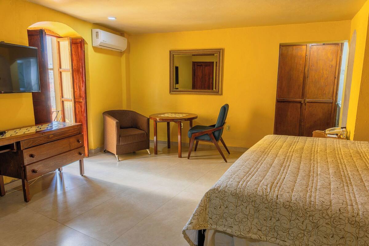 In-room safe, free WiFi, bed sheets