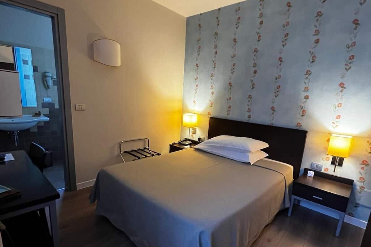 Comfort Single Room | In-room safe, desk, laptop workspace, soundproofing