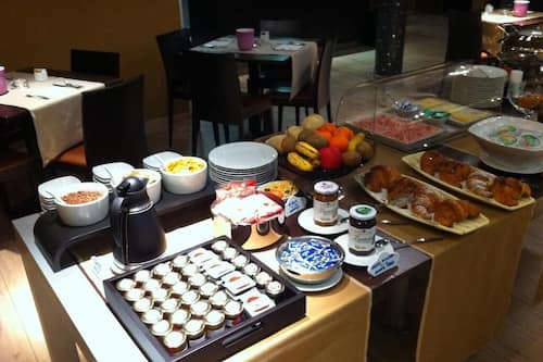 Colazione a buffet inclusa, servita tutte le mattine