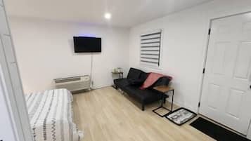 1 habitación, tabla de planchar con plancha, wifi y ropa de cama