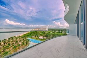 Comfort Apartment | 3 bedrooms, premium bedding, blackout drapes, iron/ironing board