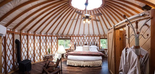 Inn & Spa at Cedar Falls Katydid Yurt