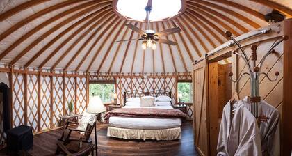 Inn & Spa at Cedar Falls Katydid Yurt