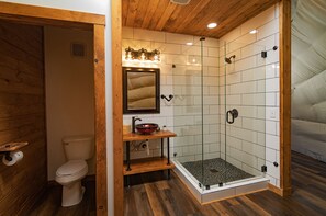 Shower, hair dryer, towels - Garnet Geodome by Inn & Spa at Cedar Falls (Logan)