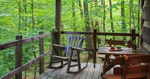 Outdoor dining - Strong Wolf Cabin by The Inn & Spa at Cedar Falls (Logan)