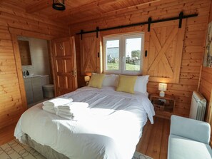 3 bedrooms, individually decorated, individually furnished, free WiFi - Coastal Cabin (Bunbeg)